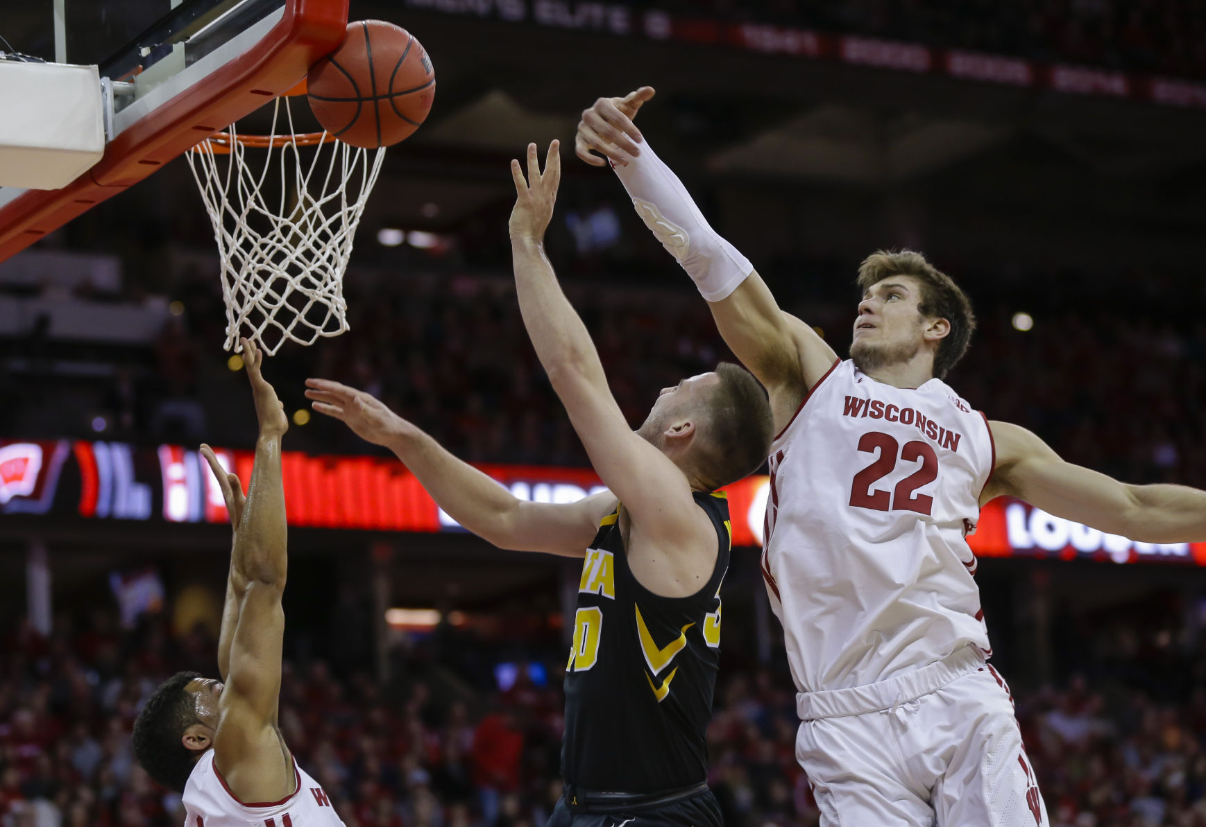 Iowa Wisconsin Basketball